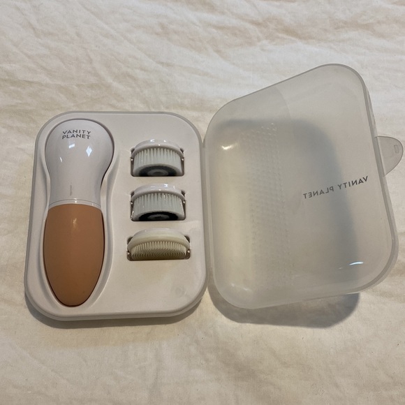 Vanity Planet Facial Cleansing Brush - Picture 1 of 3